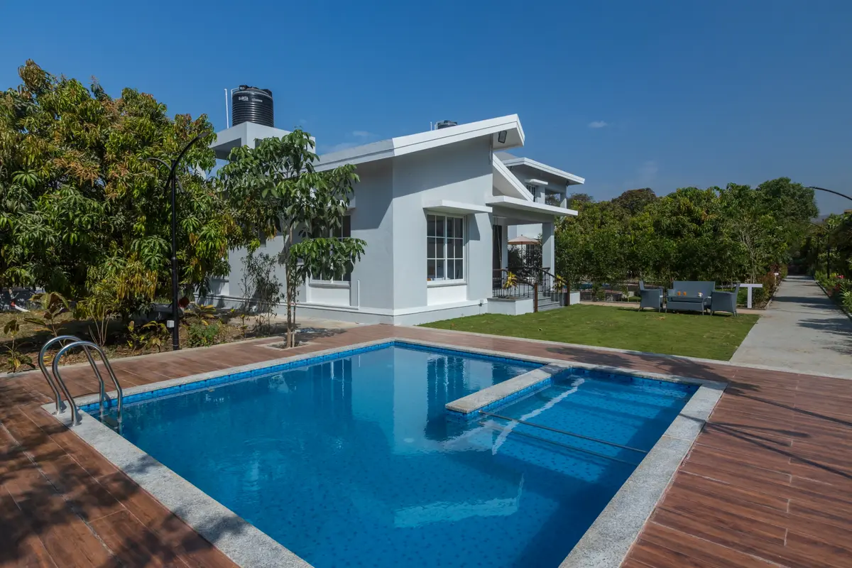 Your own little splash of luxury—dip, drift, repeat!