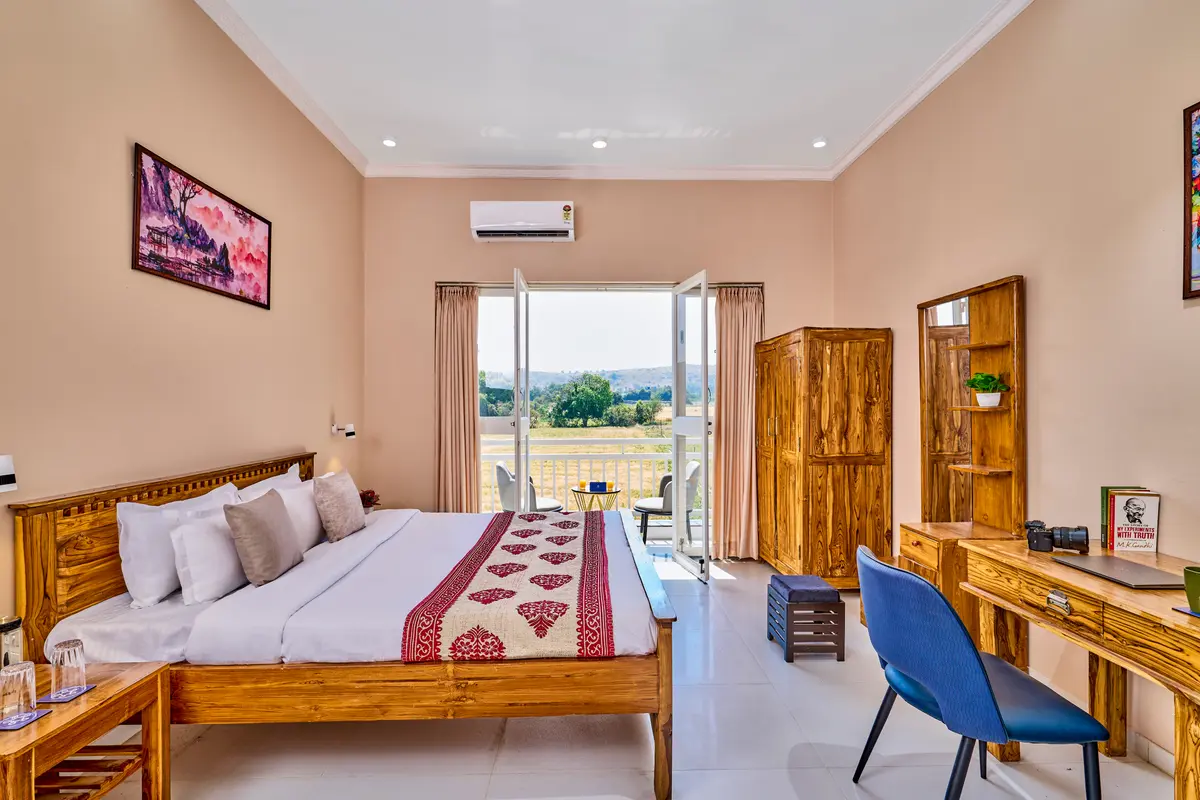 Wake up to breathtaking backwater views of Gangapur Dam right from your bedroom
