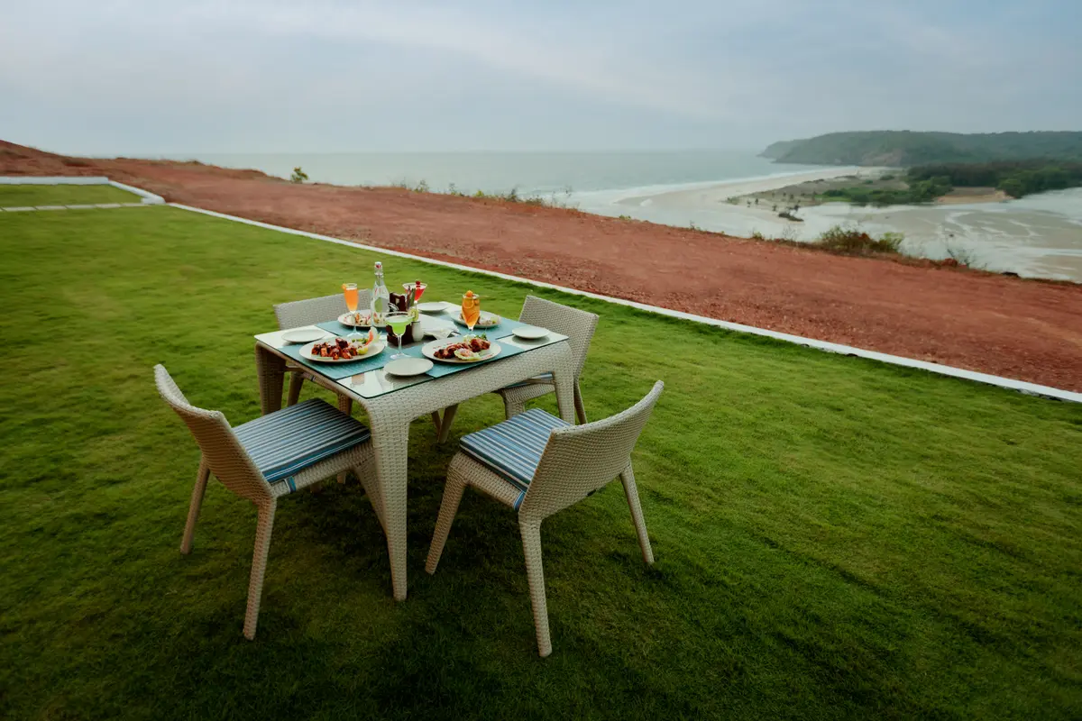 Breakfast with a side of Sea