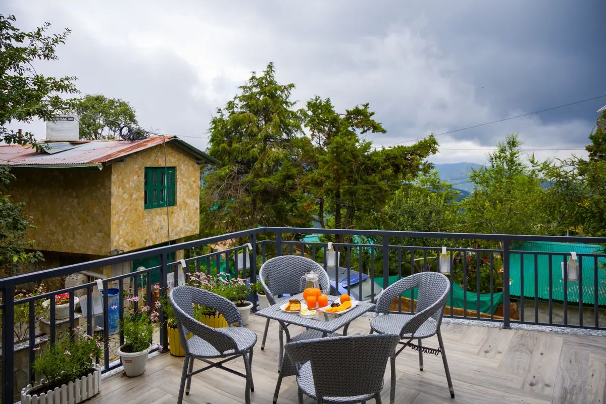 Breakfast with stunning mountain views