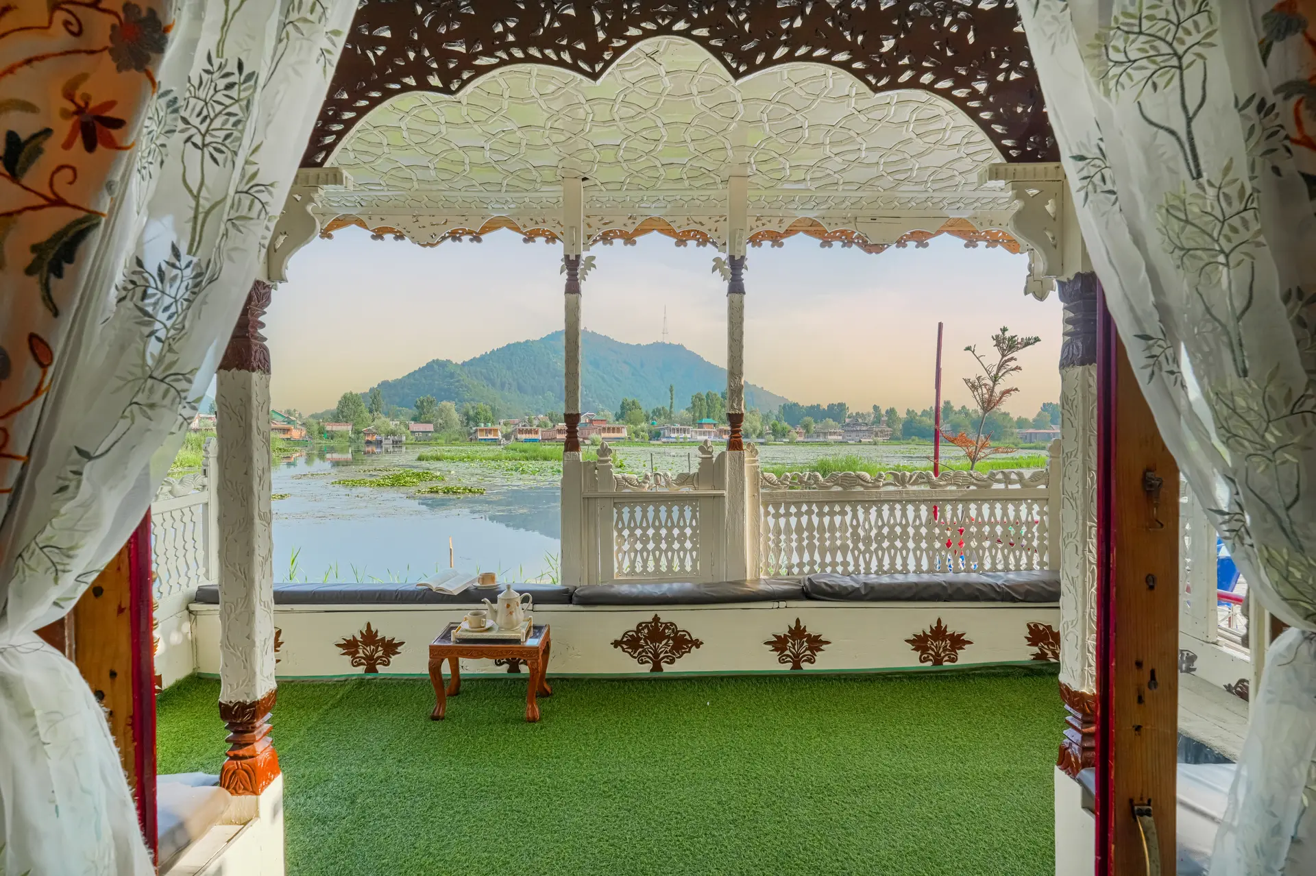 Kingori Houseboat