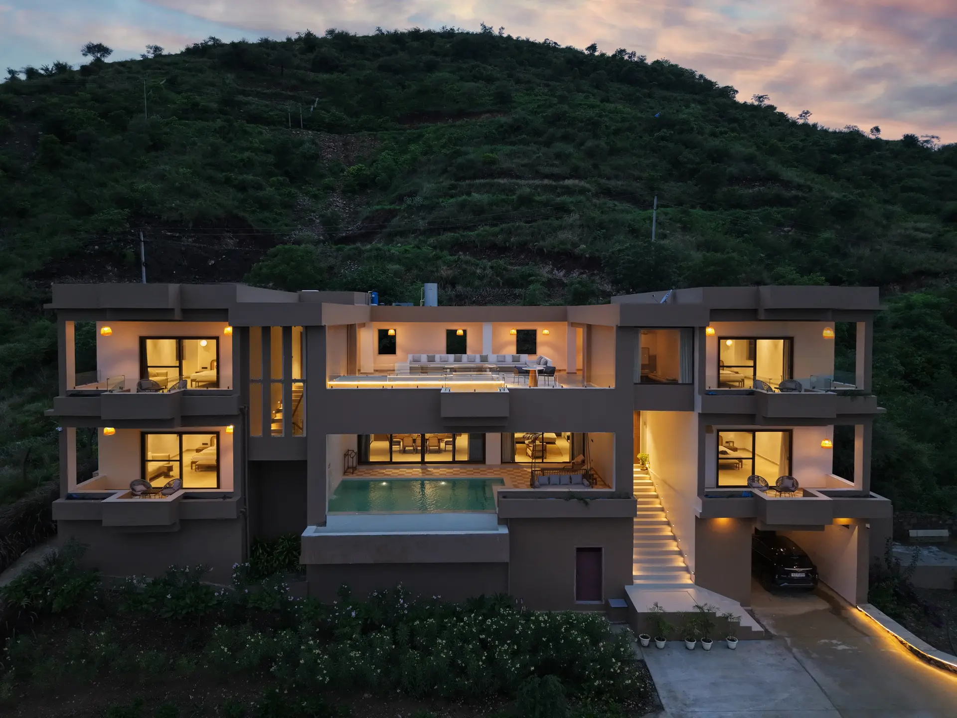 Image 6 of the property