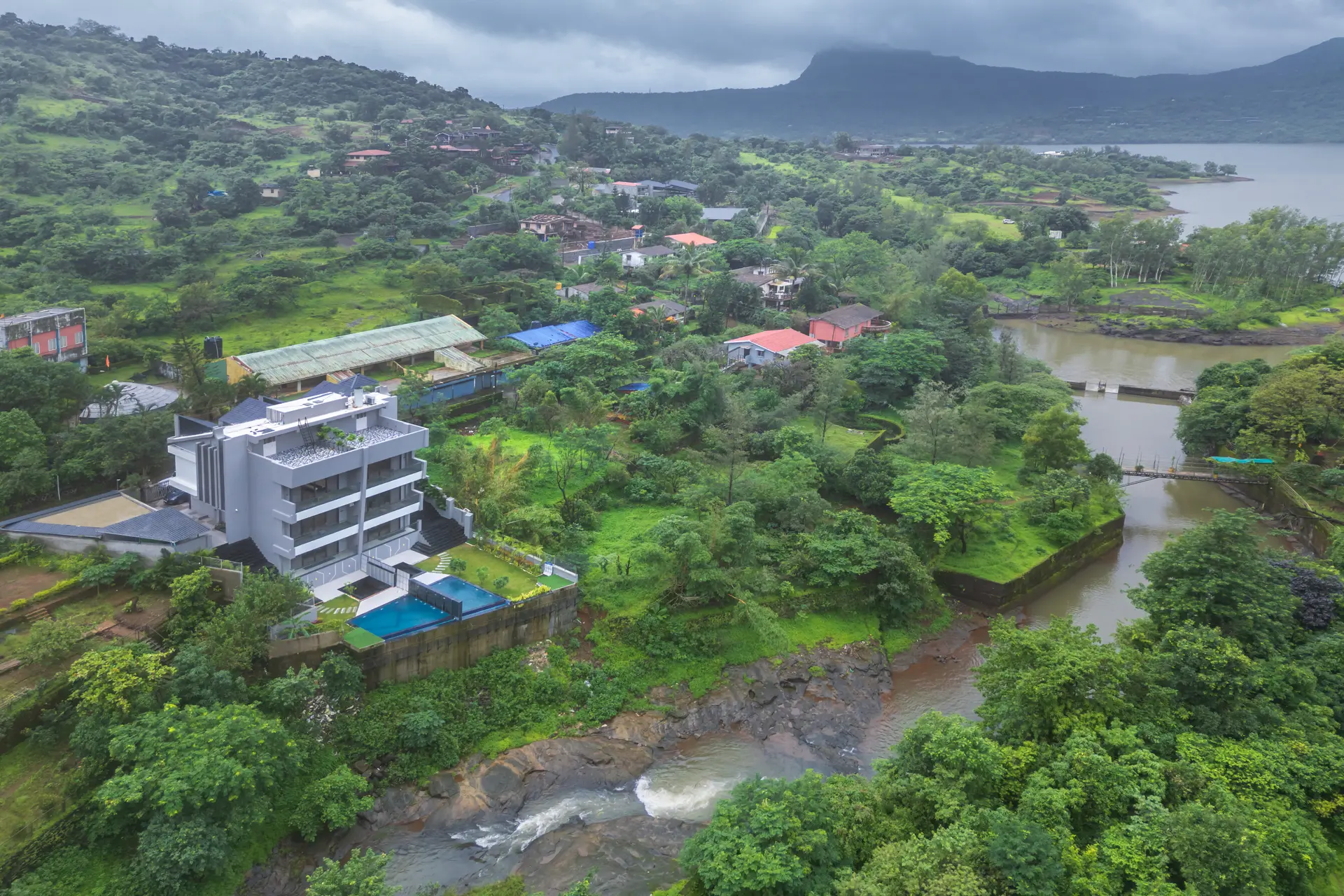Image 6 of the property