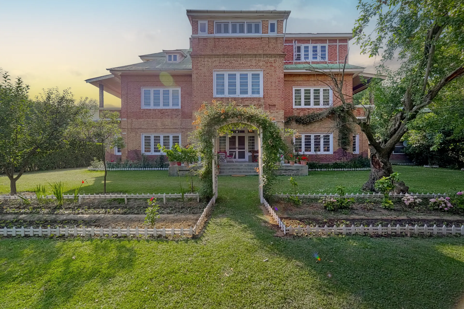 Image 5 of the property