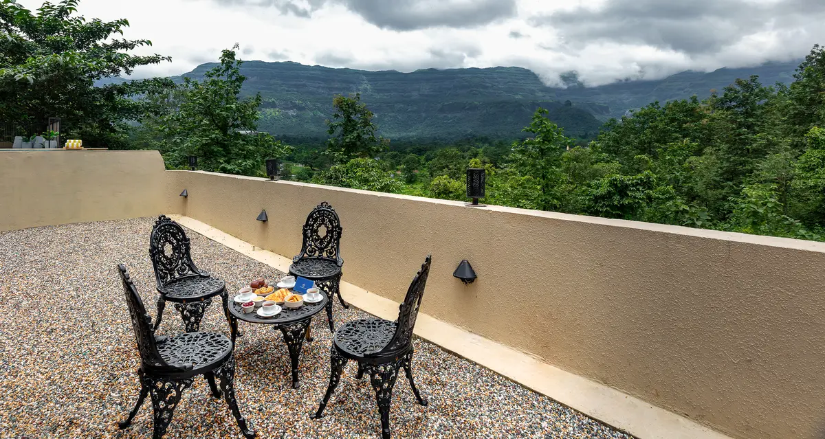 Relish a leisurely breakfast or high tea on the lawn, surrounded by fresh air and greenery