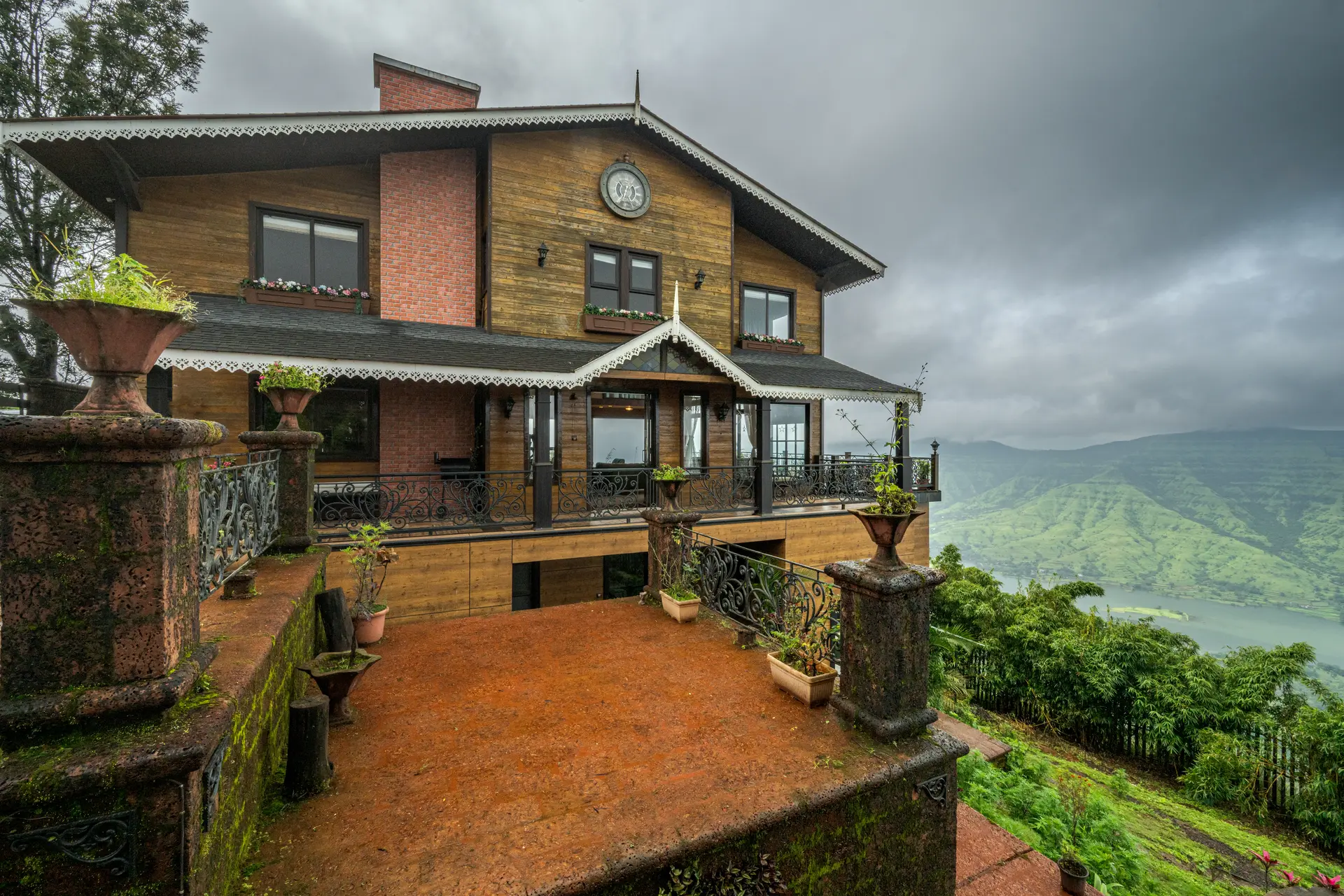 Image 32 of the property