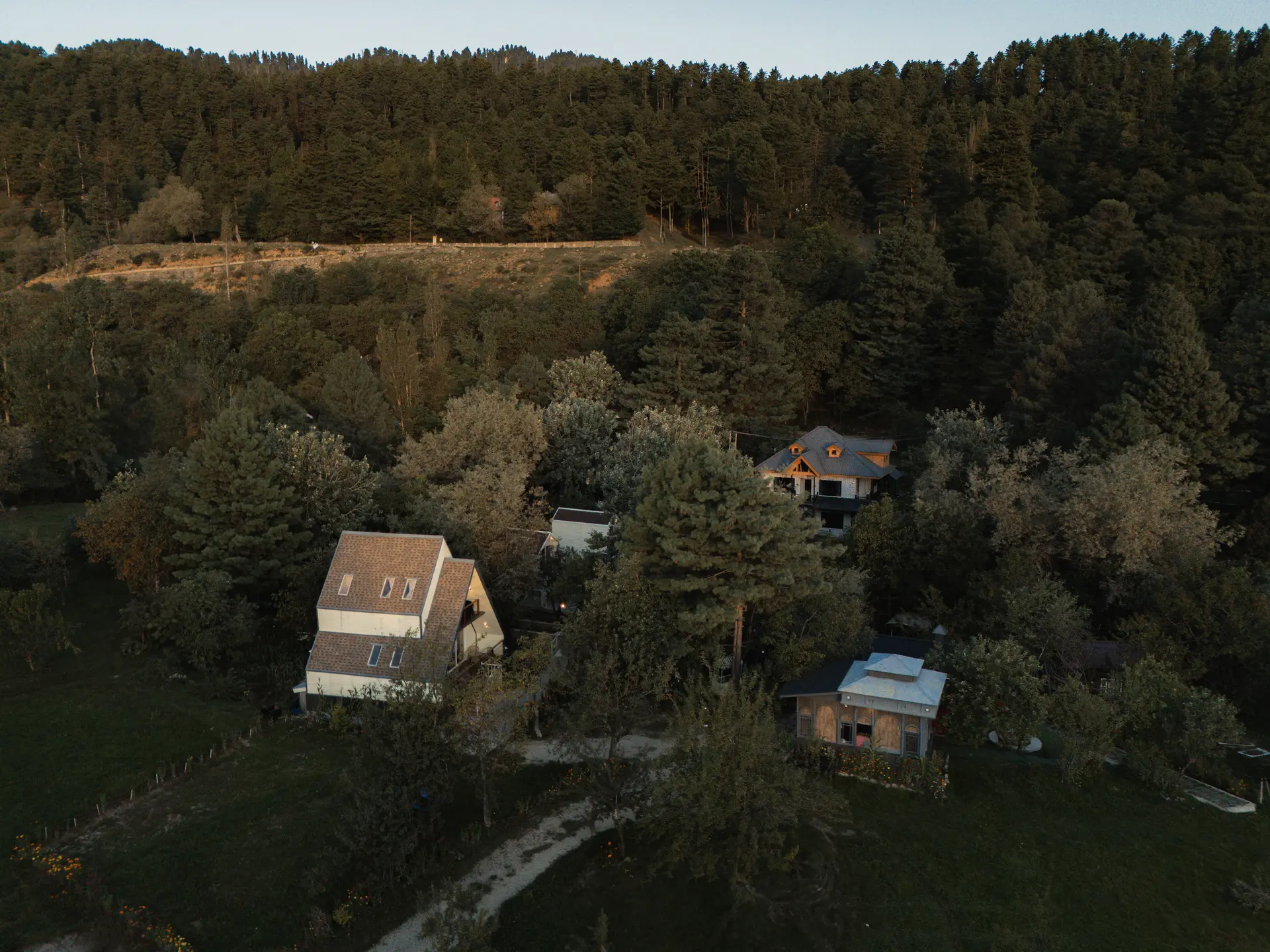 Image 27 of the property