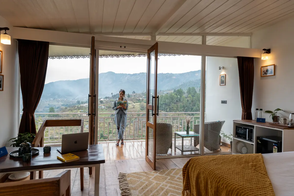 Your perfect work desk with a view 