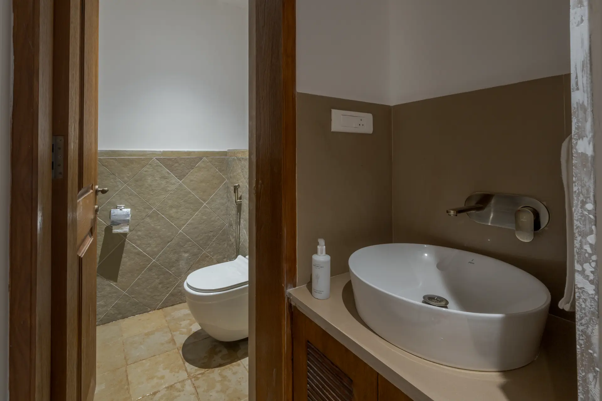 Image 20 of the property