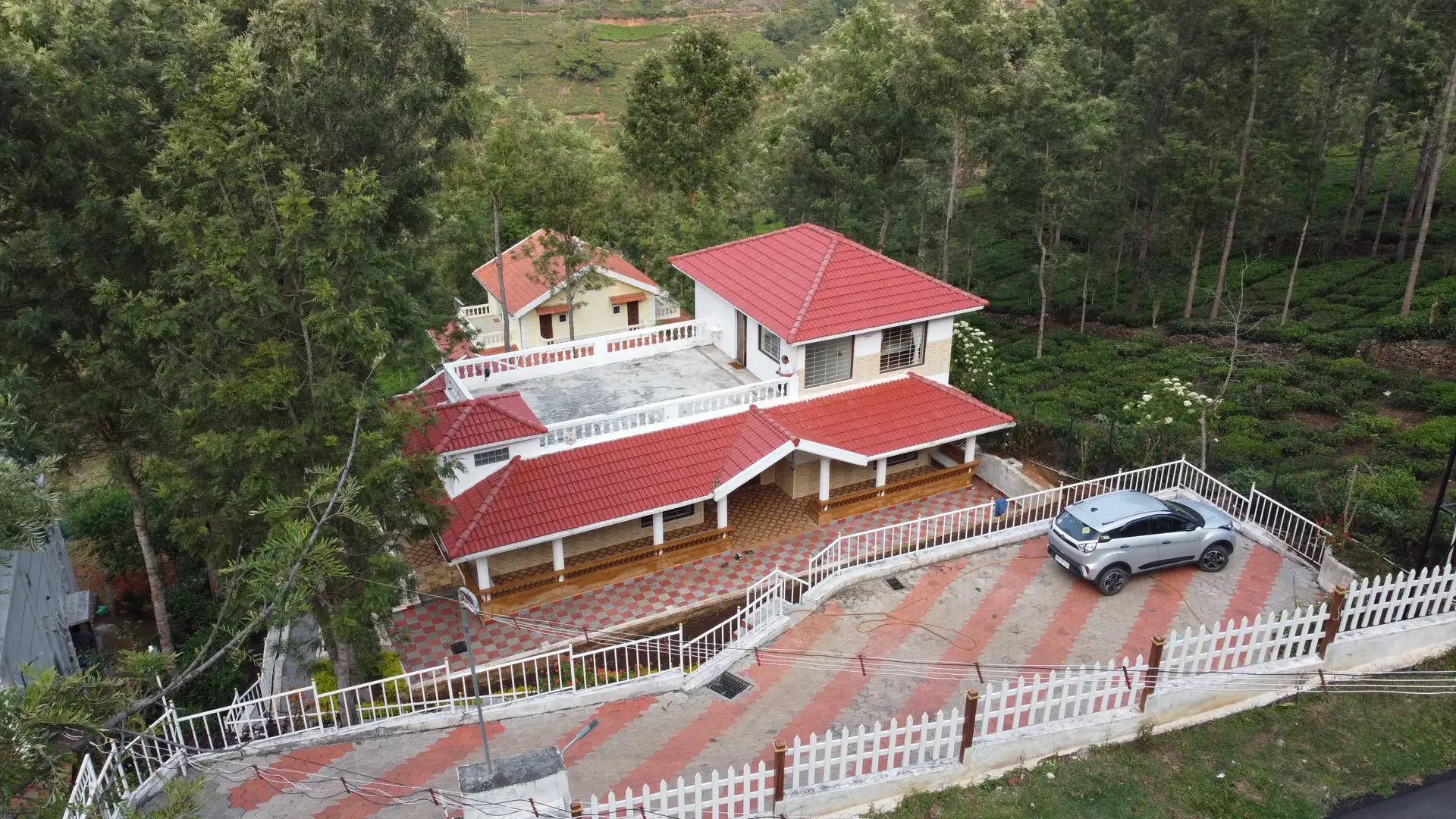 Image 33 of the property