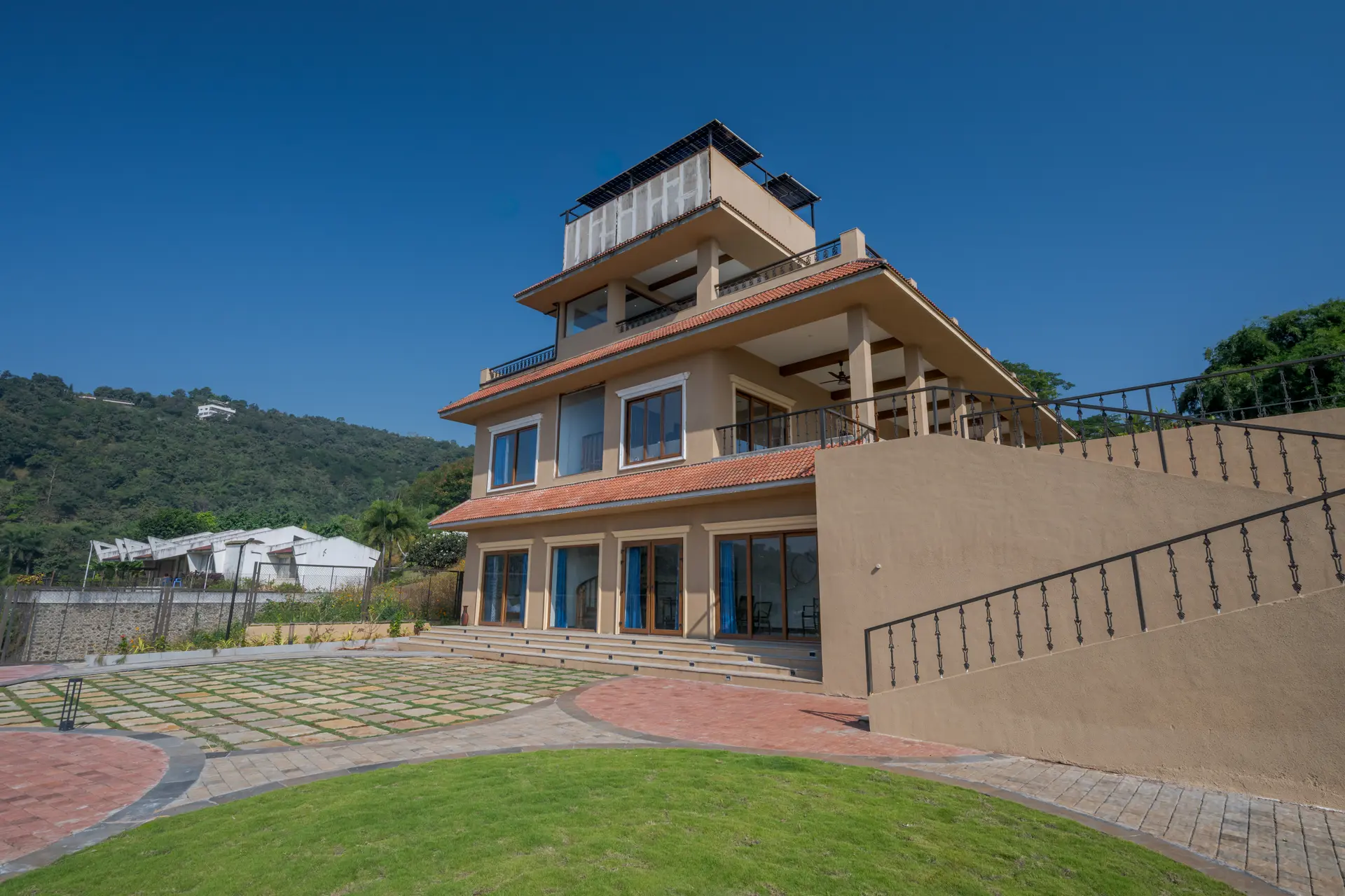 Image 33 of the property