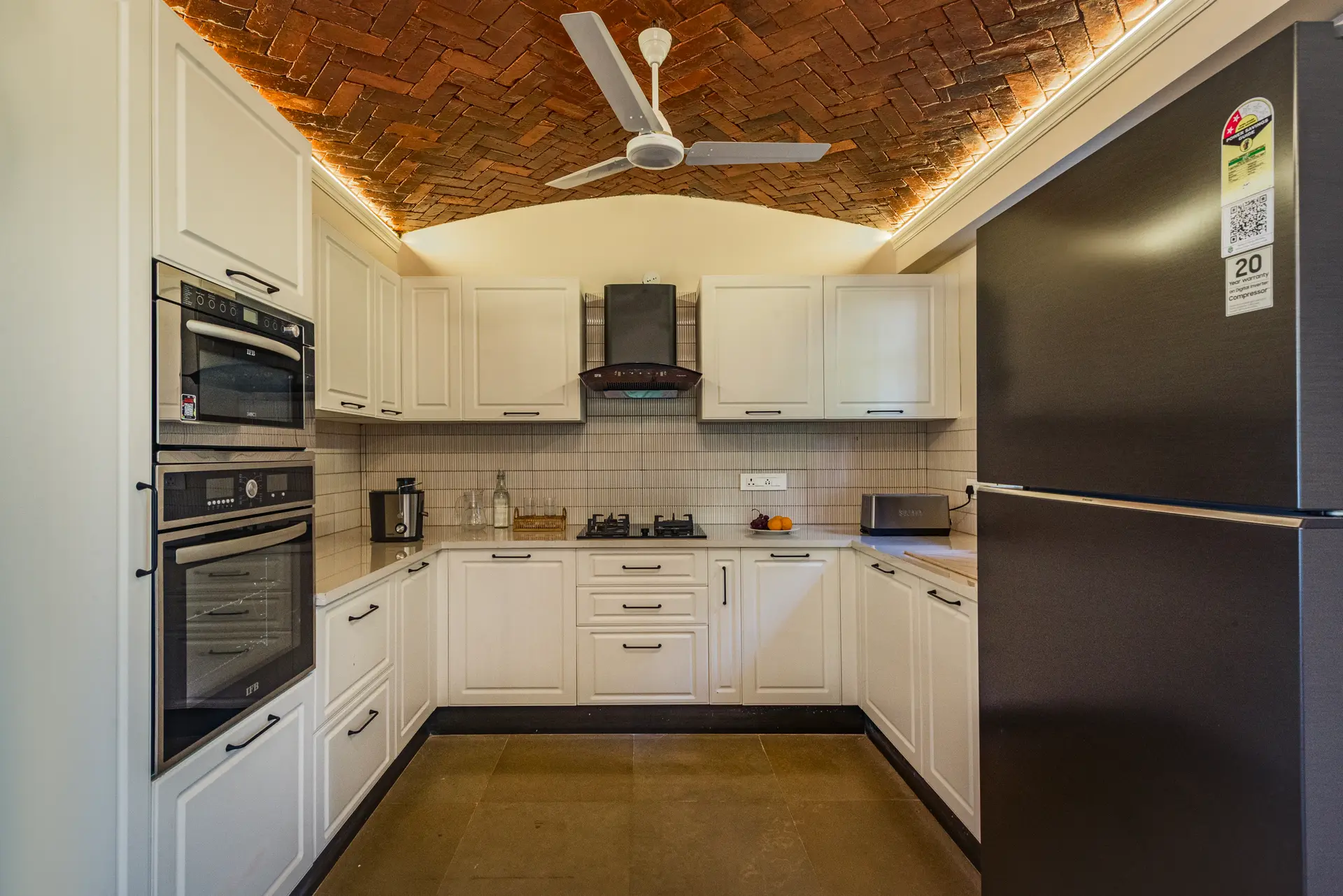 Image 23 of the property