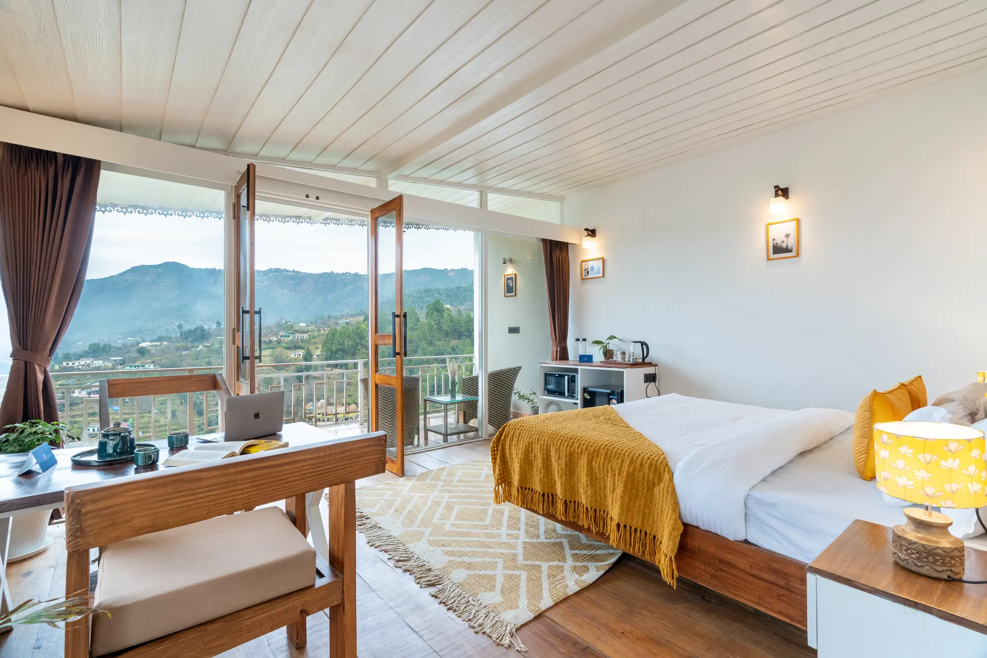 Prism Hill (Deluxe Room)