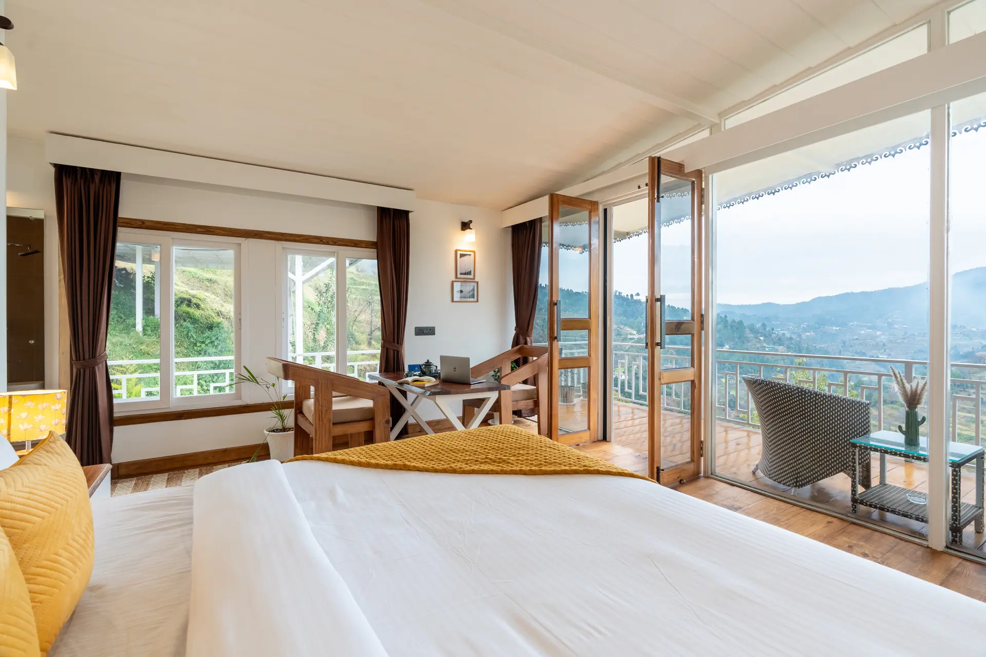 Prism Hill (Deluxe Room)