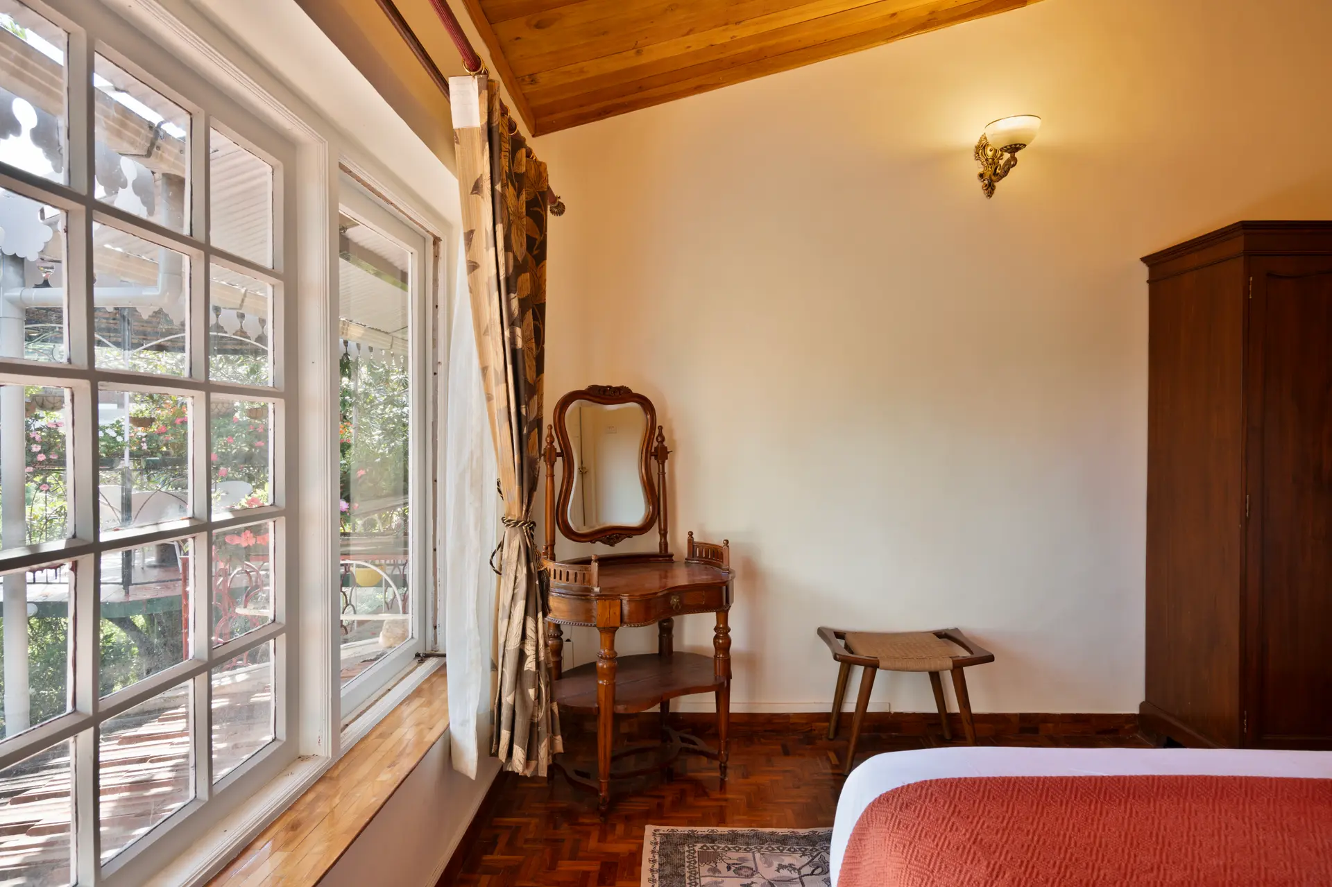 Image 33 of the property