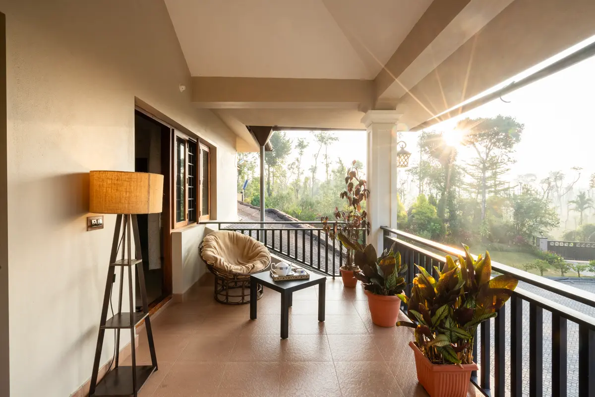 Quiet corners where mornings stretch into slow, sunlit hours.