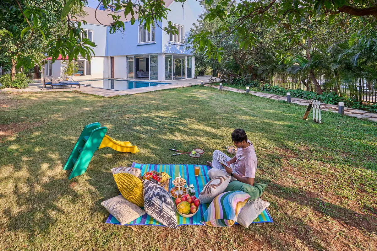 Enjoy having a lawn picnic