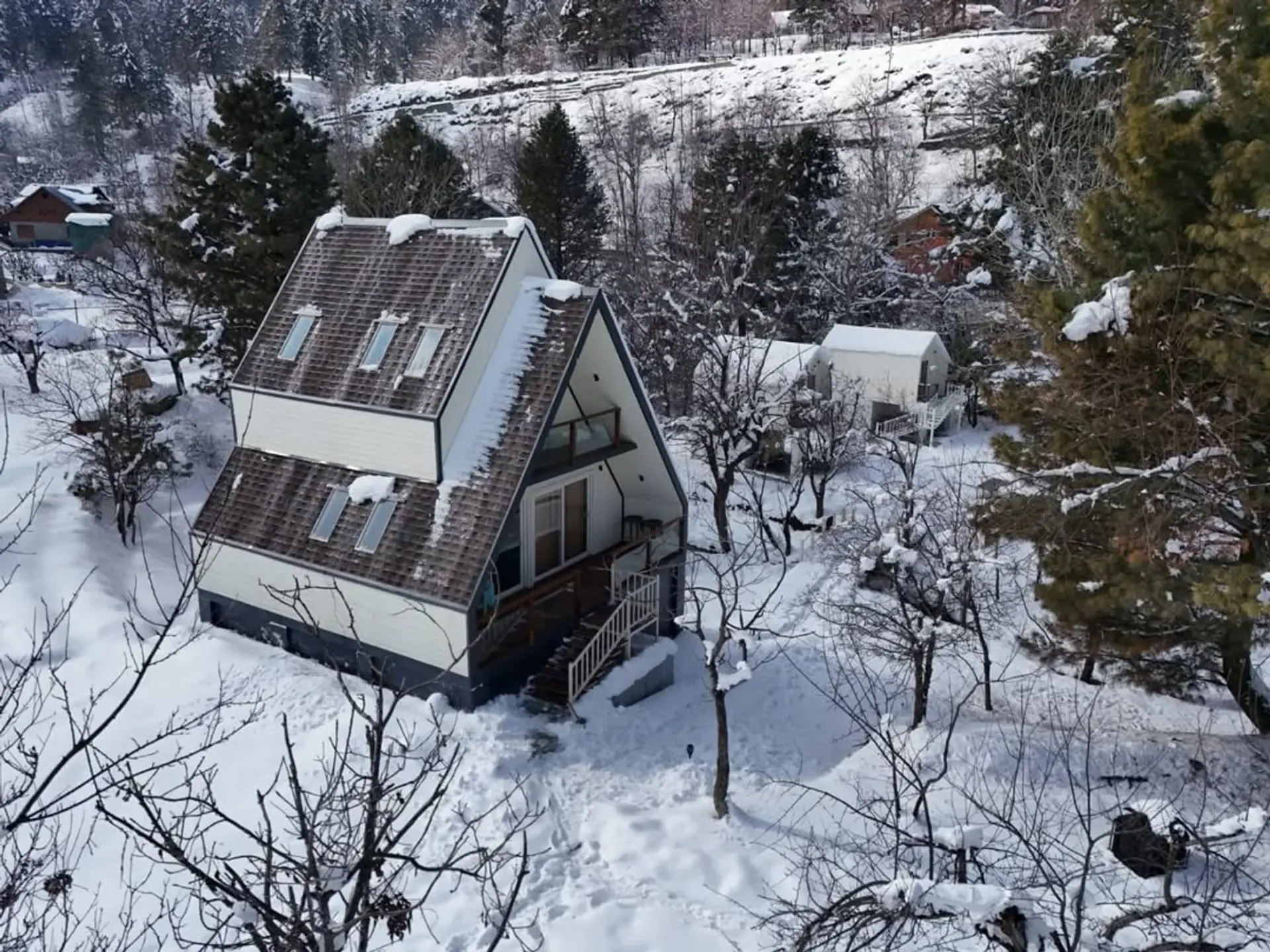 Image 15 of the property