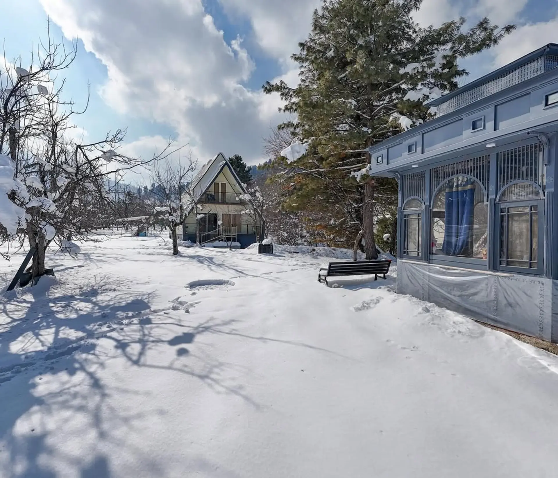 Image 19 of the property