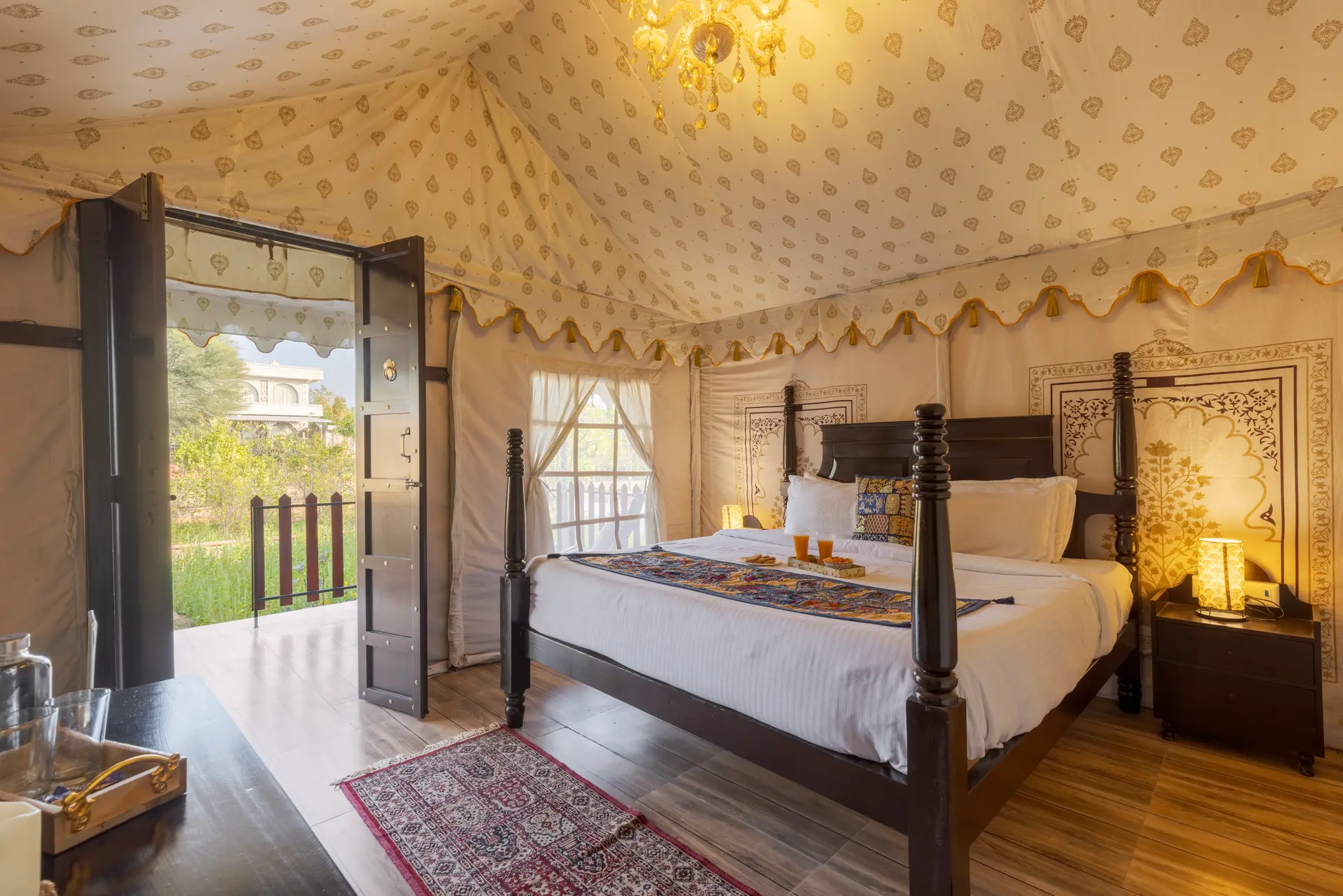Raj Reverie: Maharaja Tent Suites 