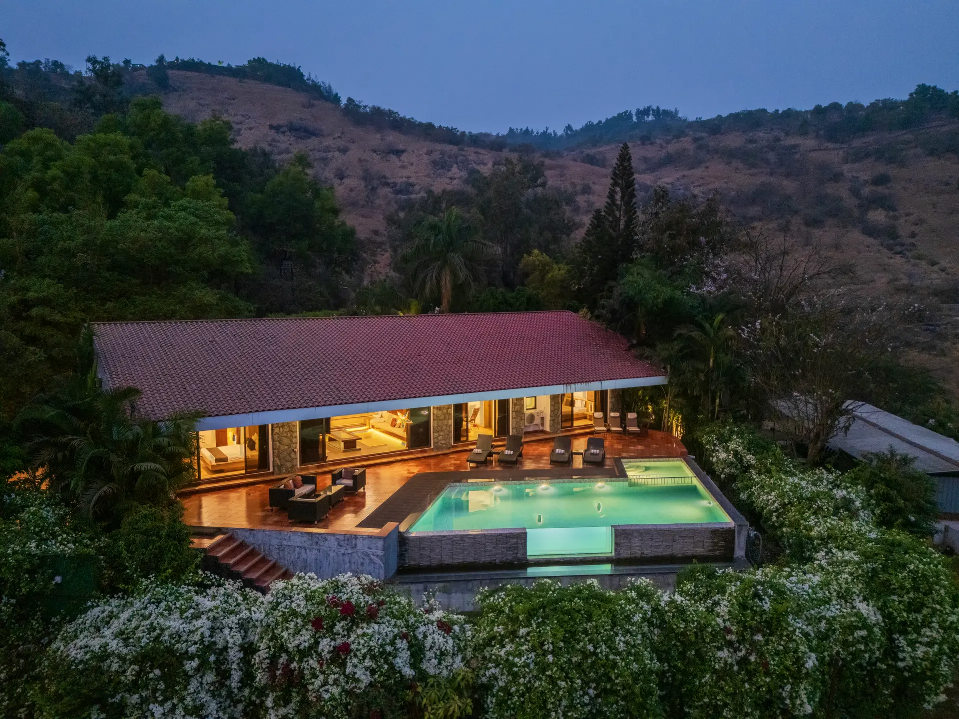 Image 10 of the property