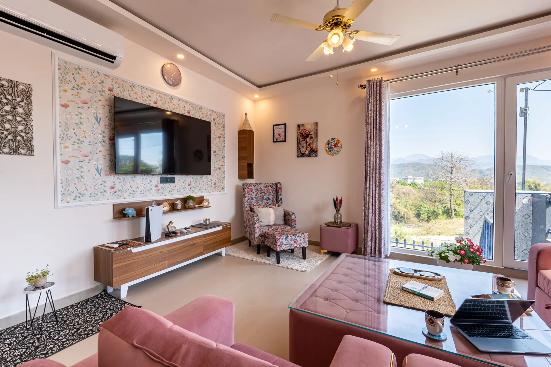  Petals – Musk Rose Cottage 