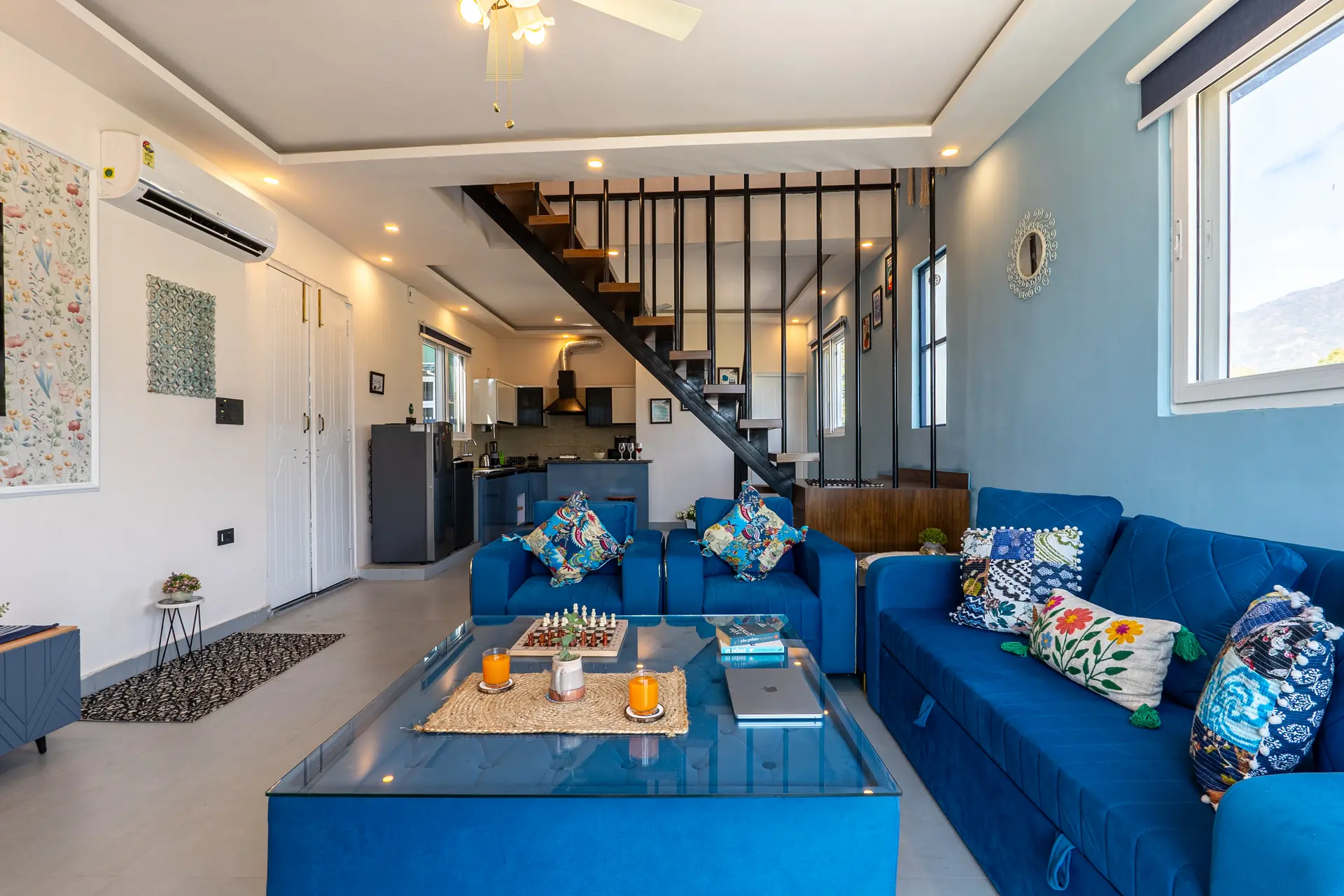 Petals – Blue Poppy Cottage 