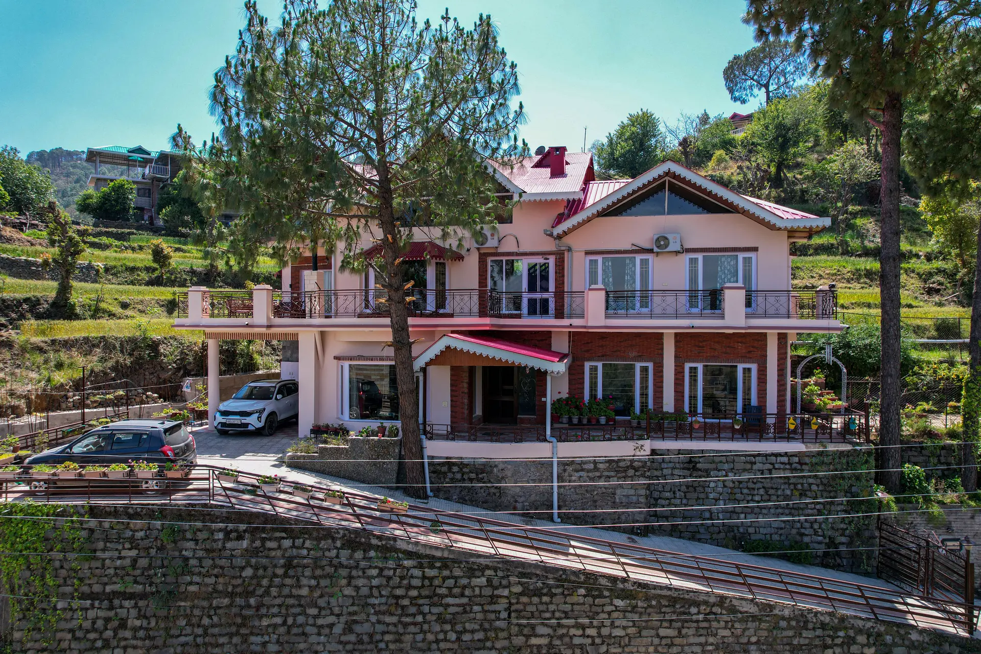 Image 19 of the property