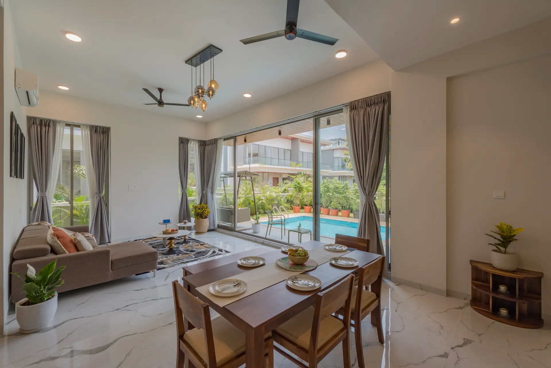 Twin & Tonic 