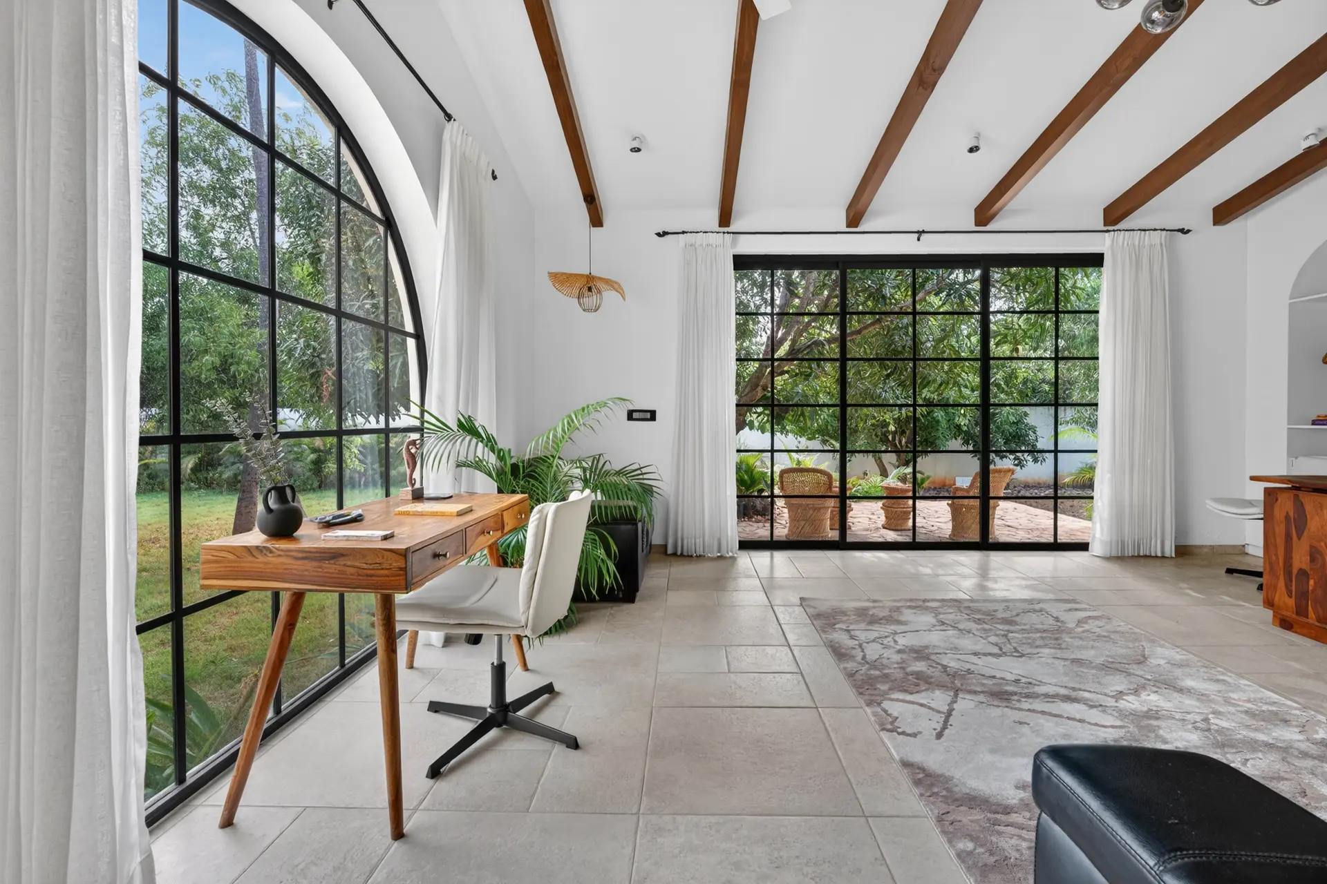 Image 11 of the property
