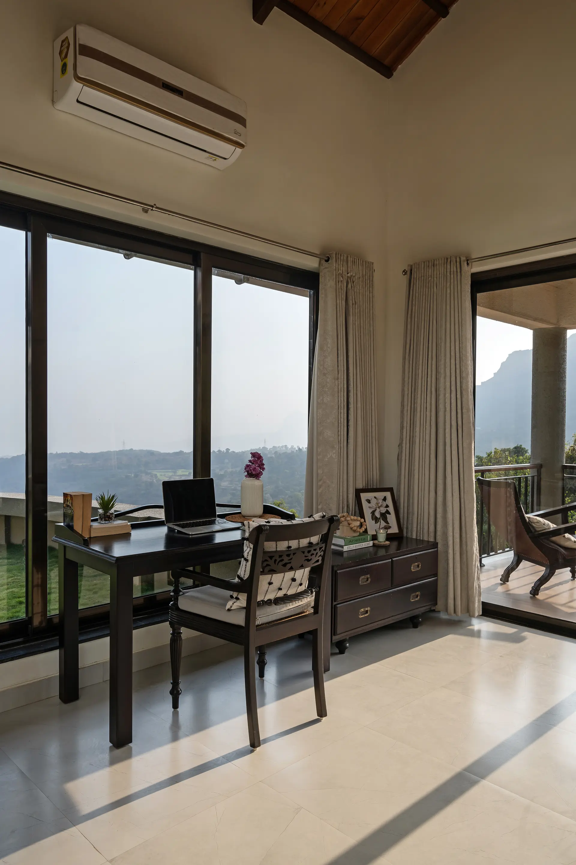Image 21 of the property