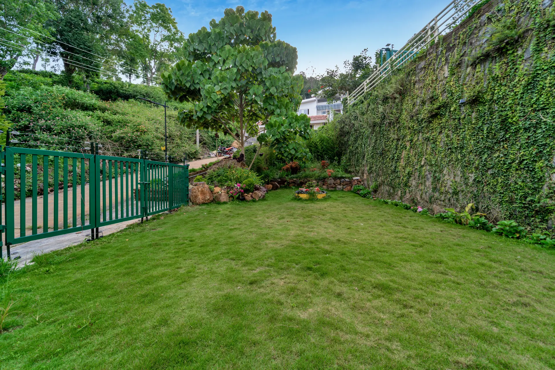 Image 27 of the property