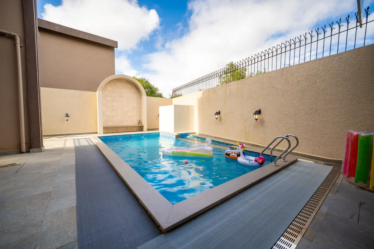 Relax & unwind by the pool
