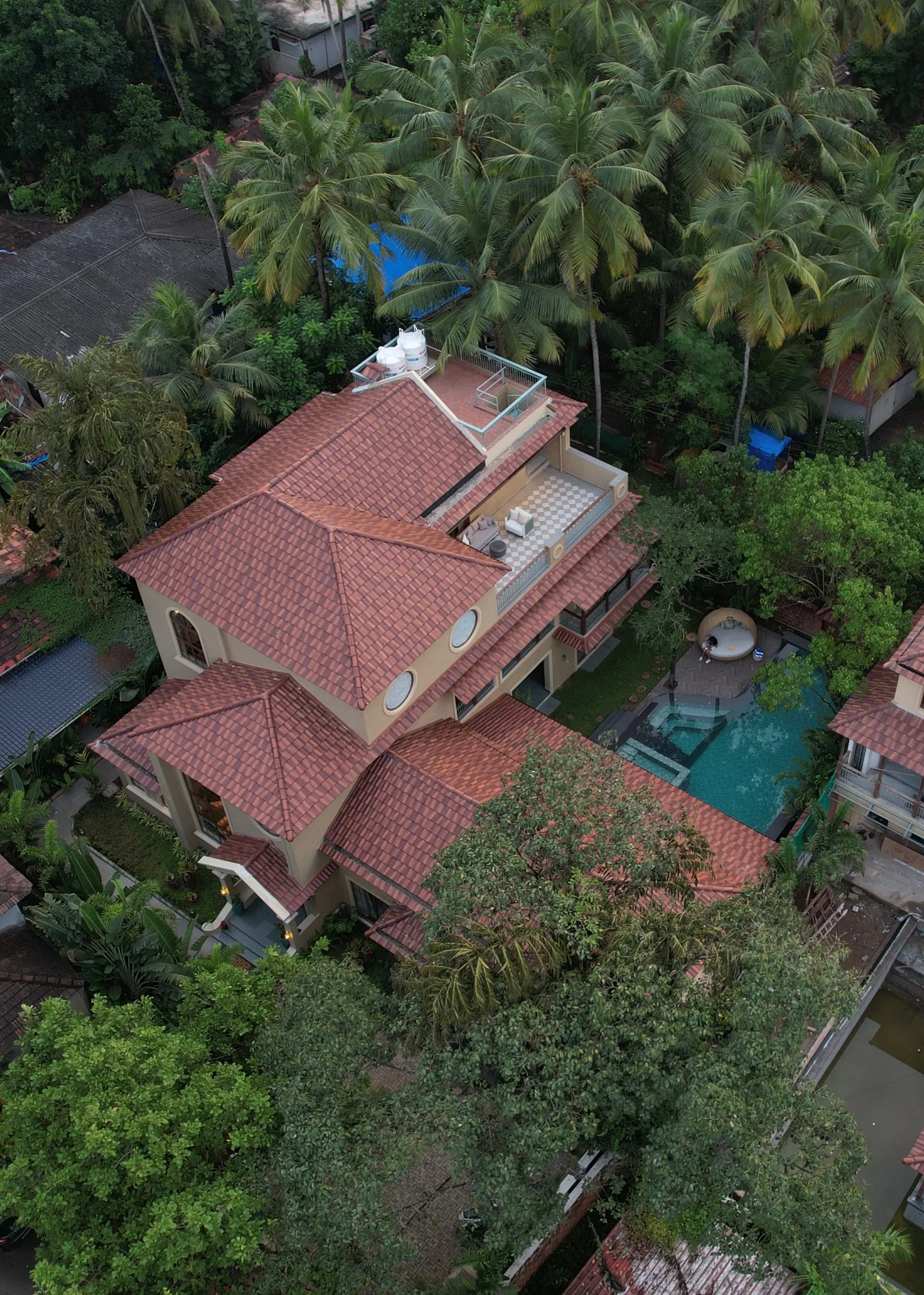 Image 33 of the property