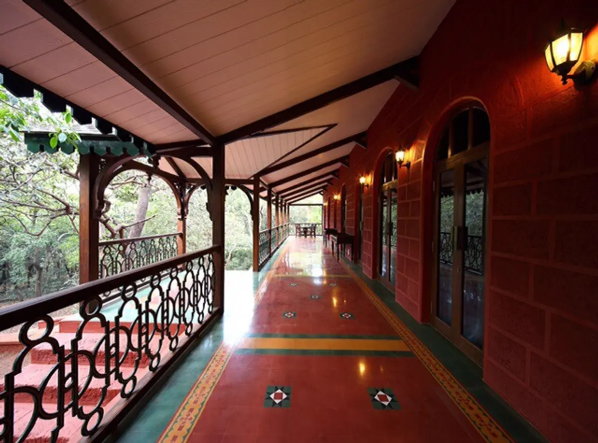 Intricate detailing fused with modern designs certainly makes this colonial home all the more timeless.