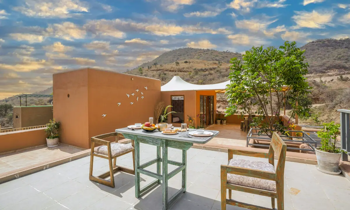 Rooftop dining, breathtaking views