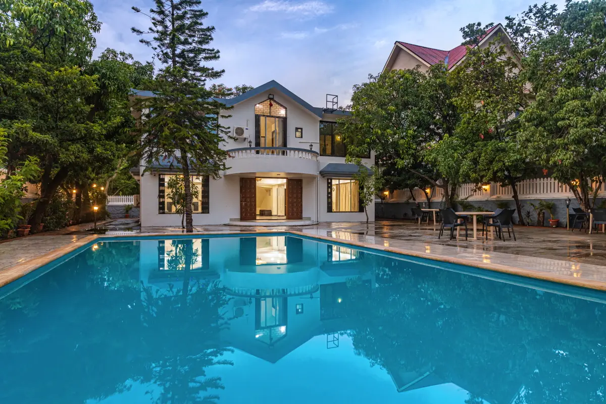 Lose yourself in nature as you listen to the melodies of the chirping birds in the verandah.
