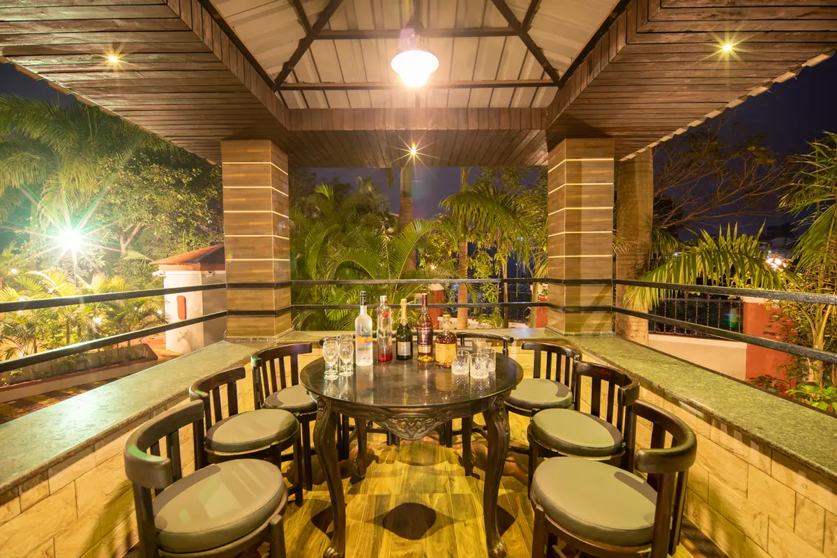 From sizzling barbeques to late-evening gossip, perfect for great get-togethers!