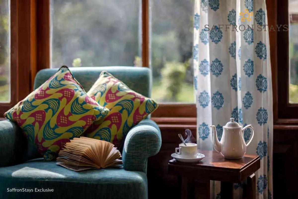 With tasteful and cosy wooden interiors, this home exudes a laidback, leisurely vibe.
