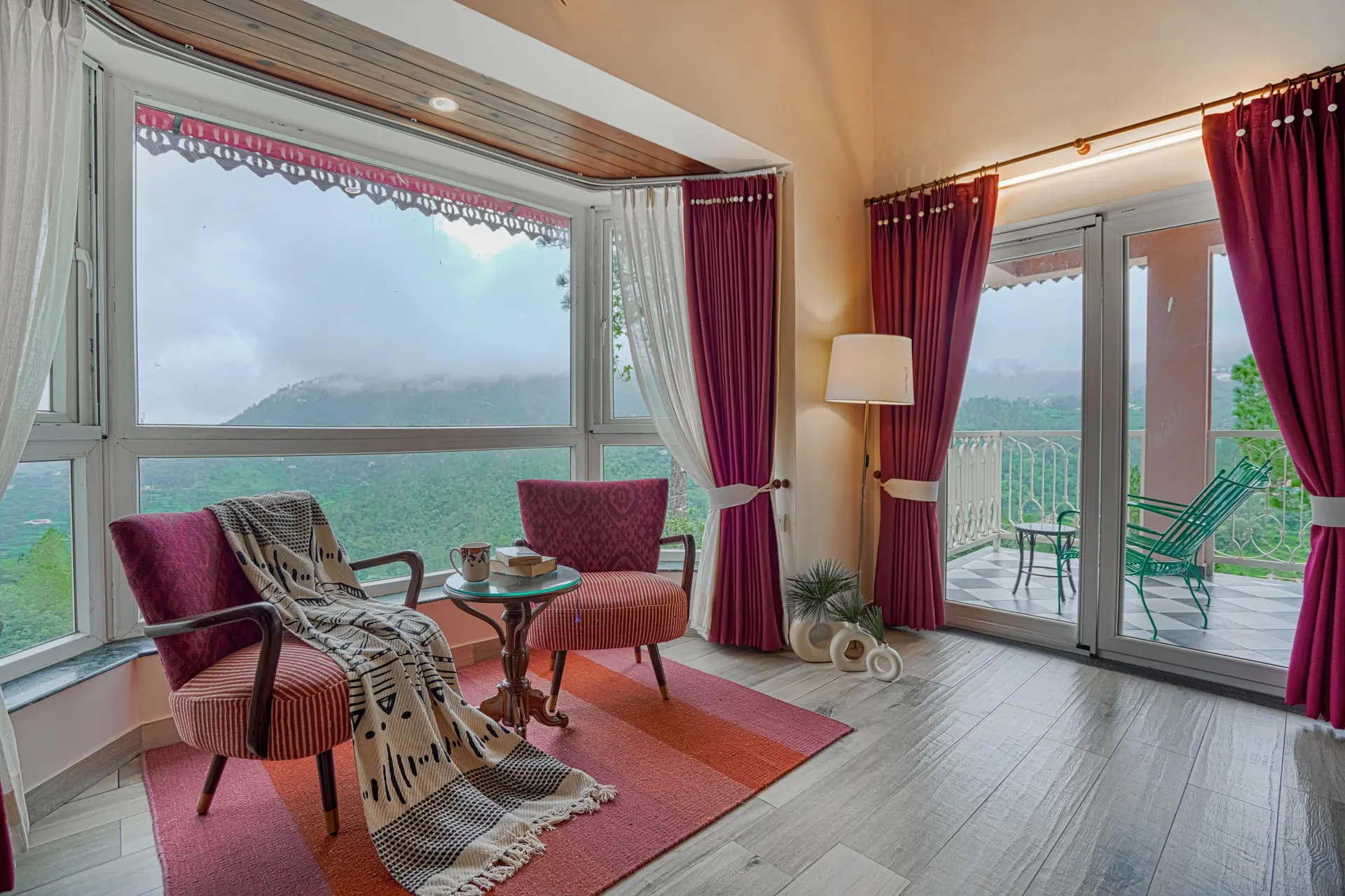 Aaraish ~ Luxe Rooms
