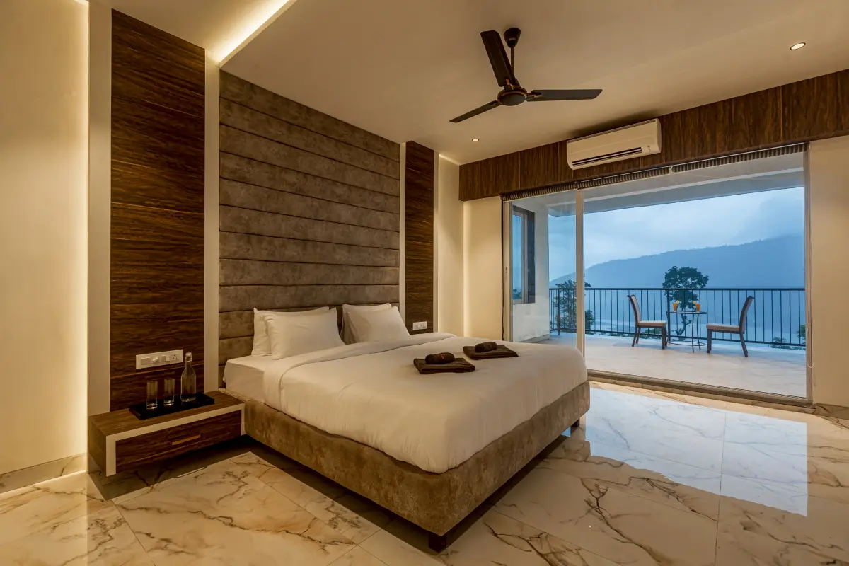 Stay in bed or wake up to these views? The choice is totally yours! 