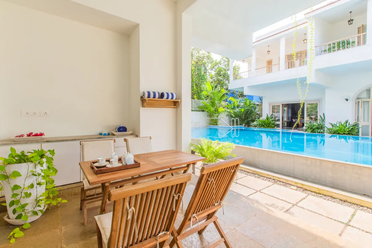 This villa is next to a 4-bedroom villa, which has an elevator, a room dedicated to games and a soundproof AV room.