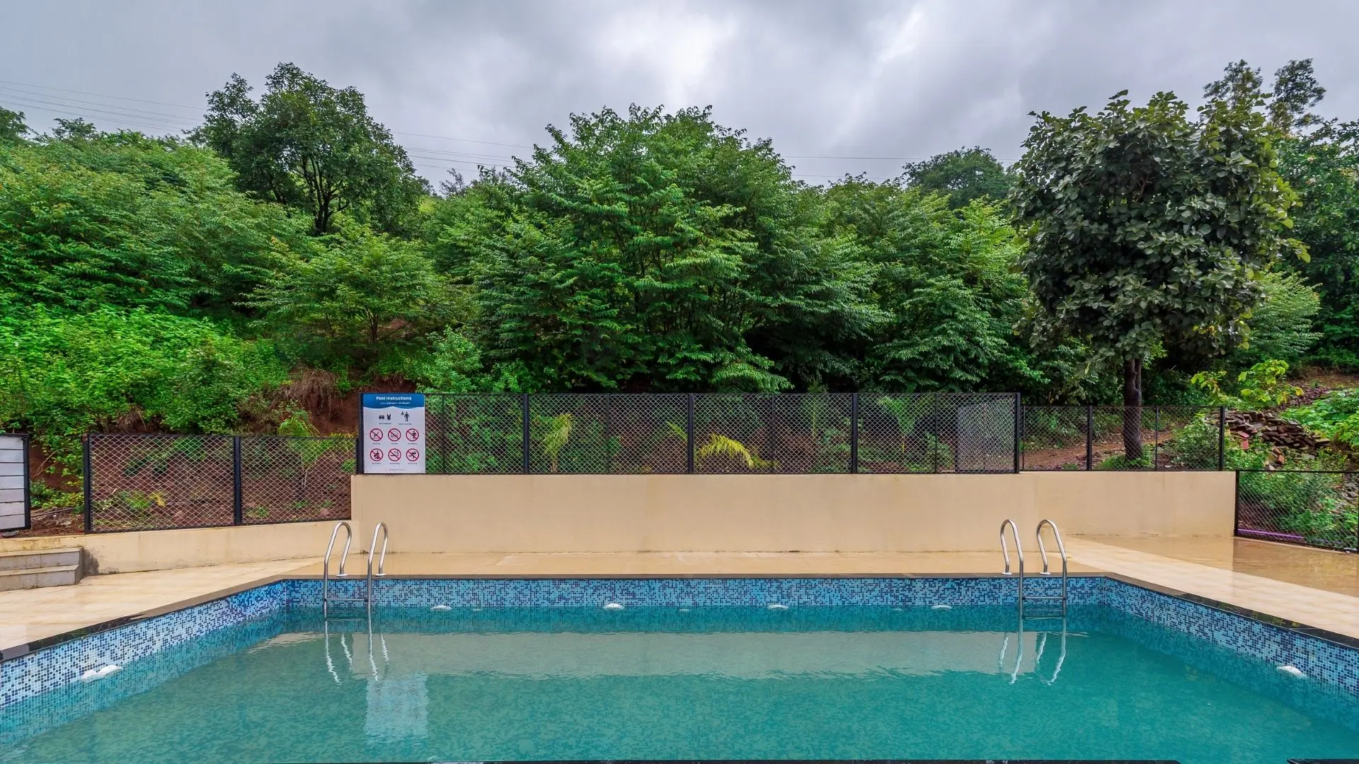 Image 6 of the property
