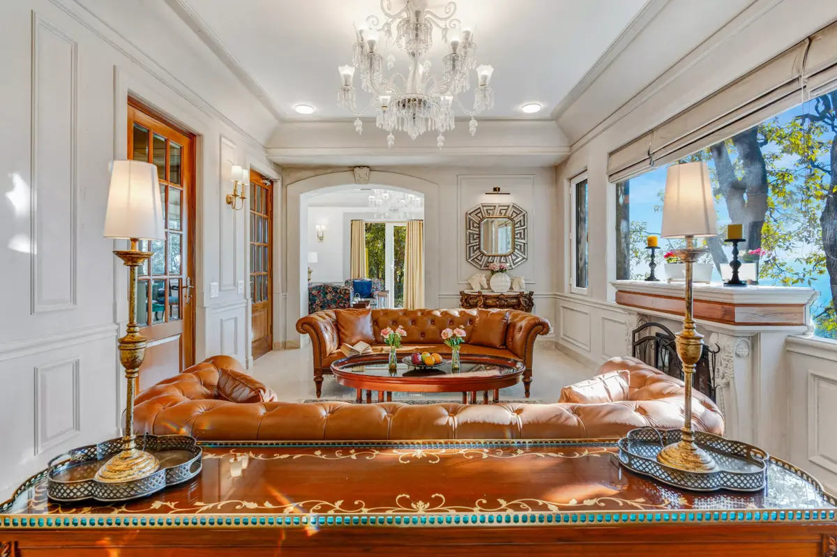 Luxurious living, enjoy the comfort