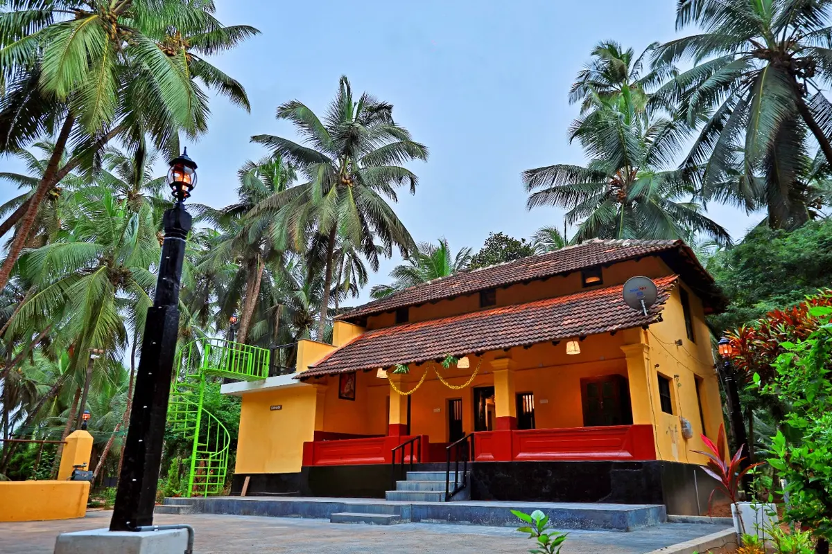 Enjoy oneness with nature as you take an early morning stroll across the large verandah. 