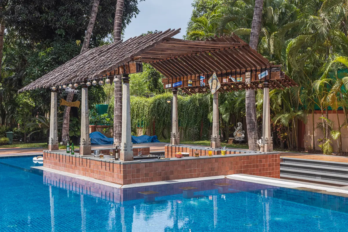 Imagine chilling with your gang in this gigantic pool with a bar in it!
