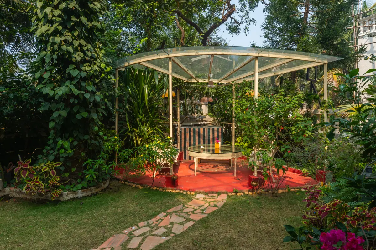 Enjoy quiet tranquil evenings listening to the birds & feeling the breeze.
