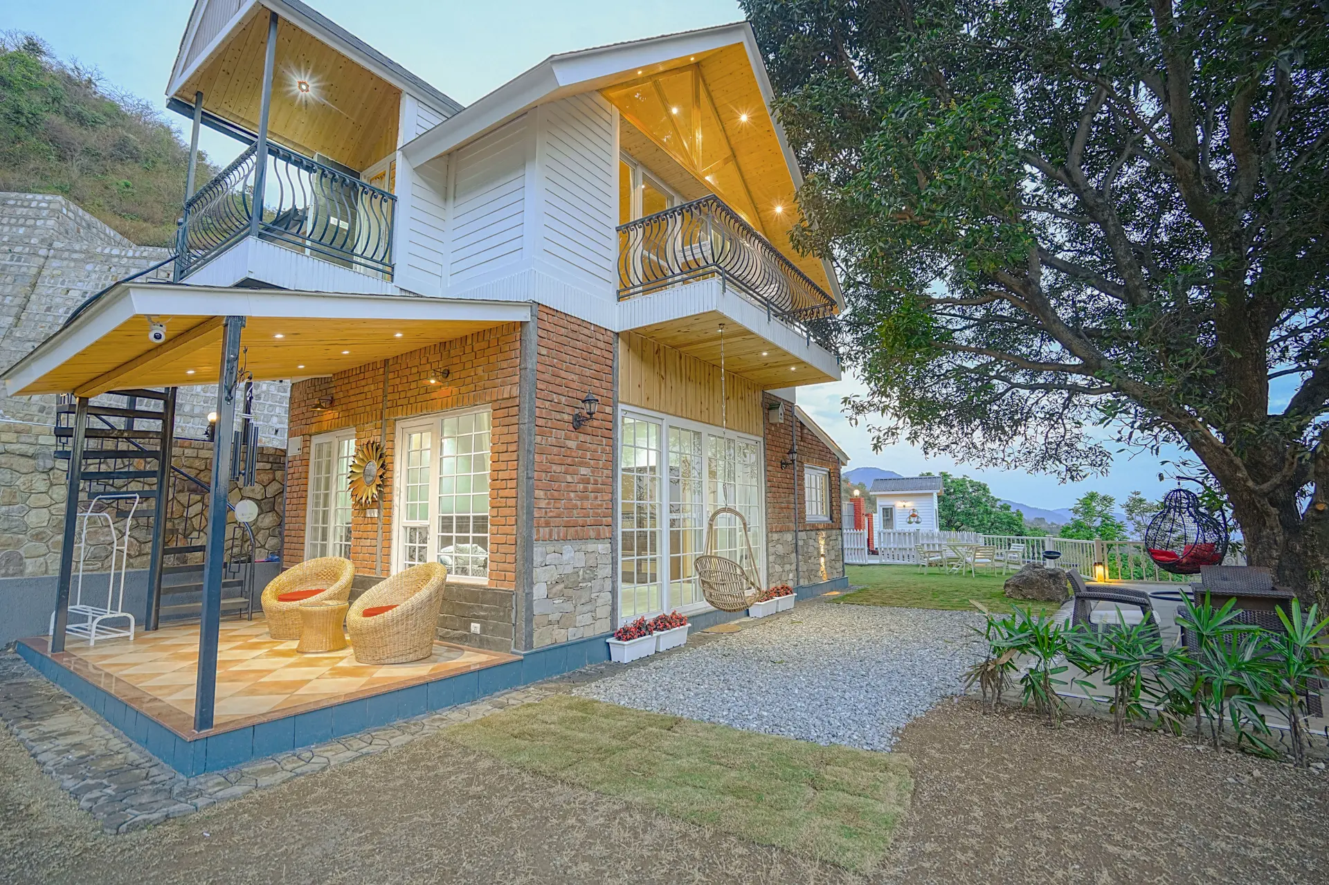 Image 8 of the property