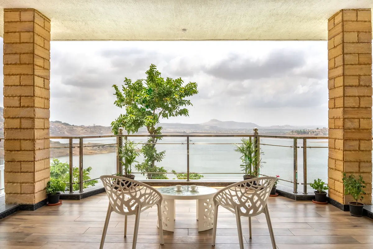 Sharing evening brews, immersed in lakeside bliss—a perfect recipe for cherished moments