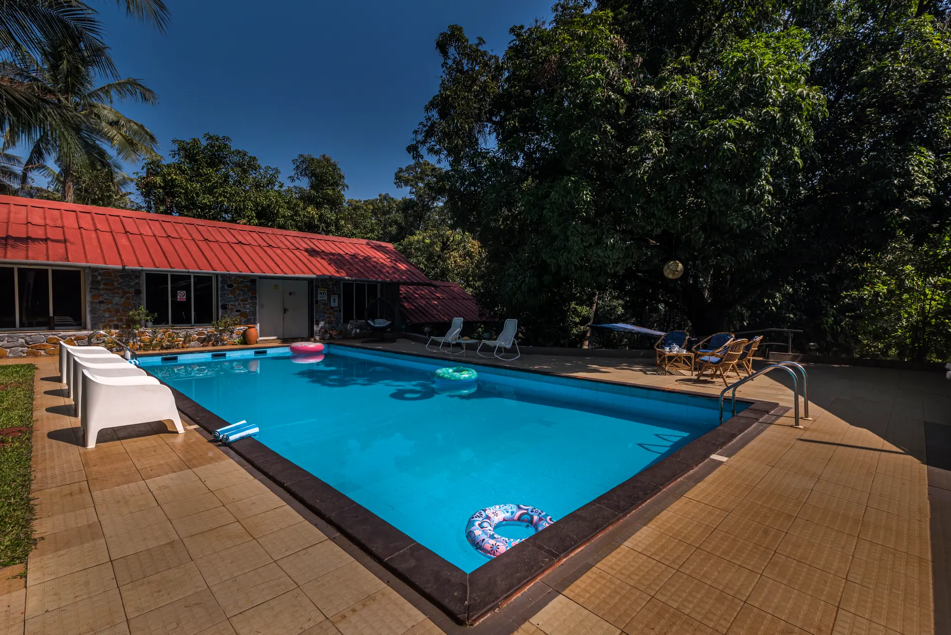 Meadowbrook - Raigad 